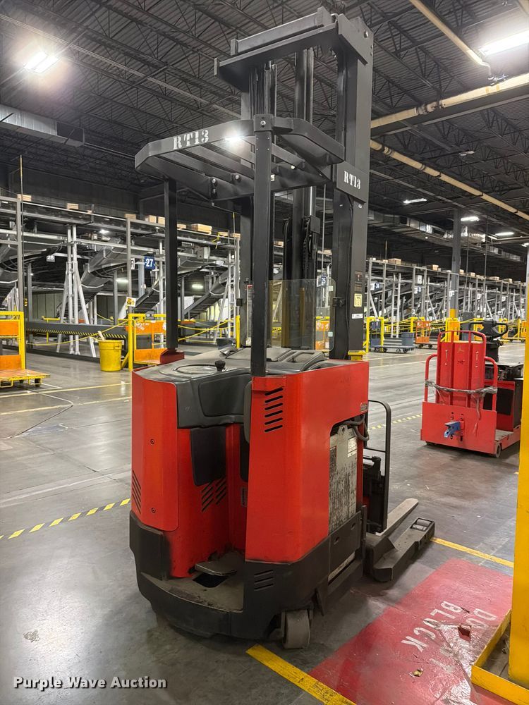 image for item NF9652 1997 Raymond EASI reach truck