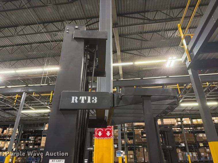 image for item NF9652 1997 Raymond EASI reach truck