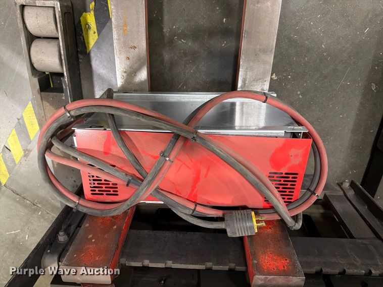 image for item NF9653 1997 Raymond EASI reach truck