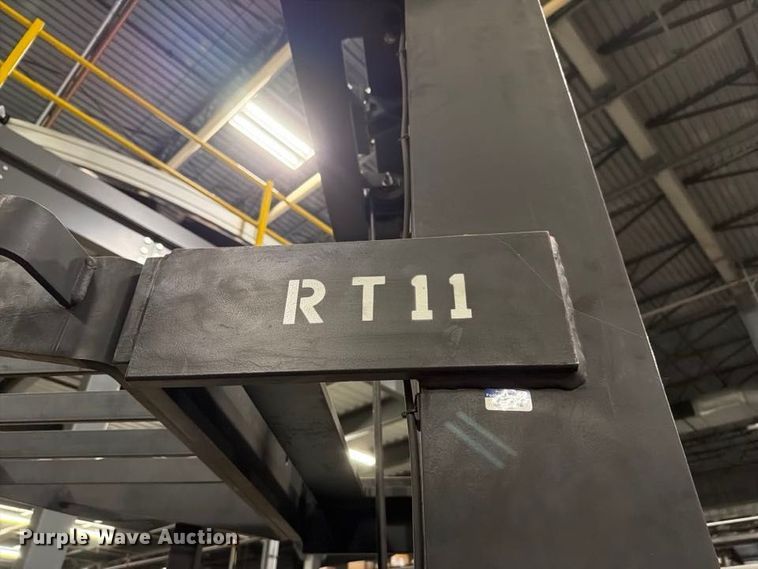 image for item NF9653 1997 Raymond EASI reach truck