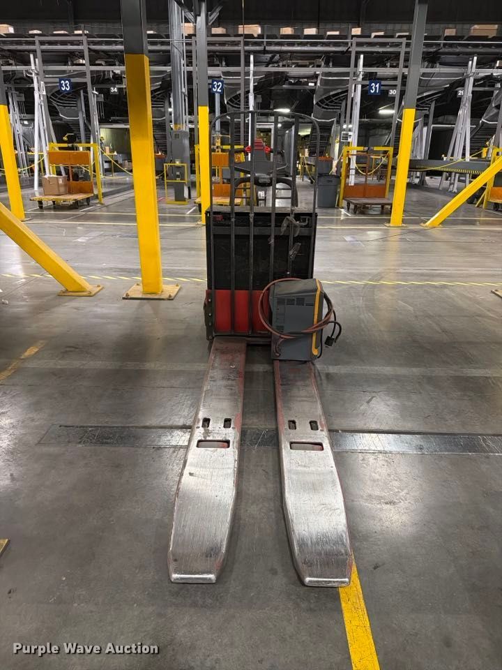 image for item NF9654 2005 Raymond 112TMFRE80L pallet jack