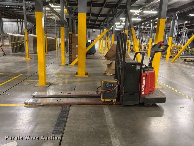 image for item NF9654 2005 Raymond 112TMFRE80L pallet jack