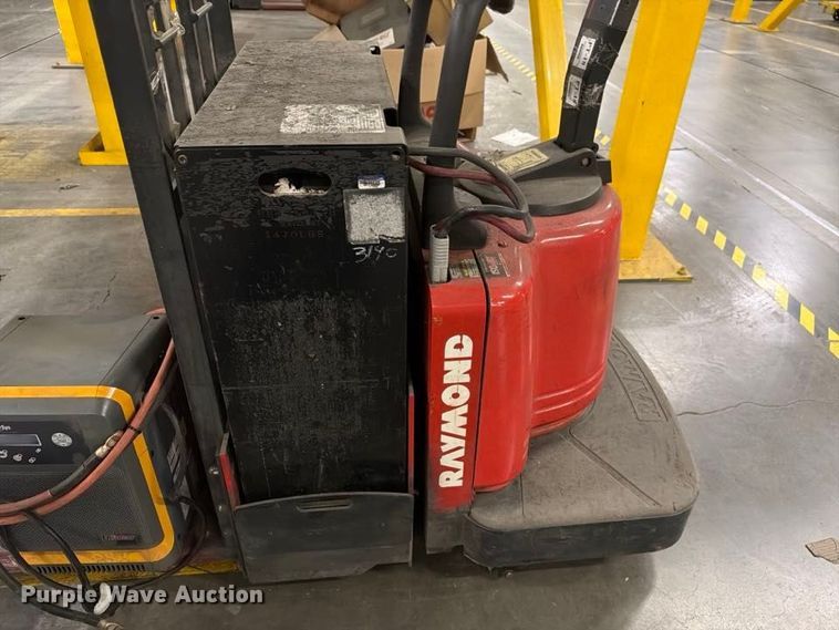 image for item NF9654 2005 Raymond 112TMFRE80L pallet jack