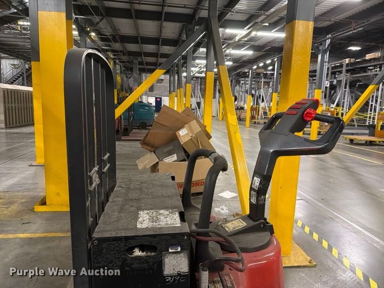 image for item NF9654 2005 Raymond 112TMFRE80L pallet jack