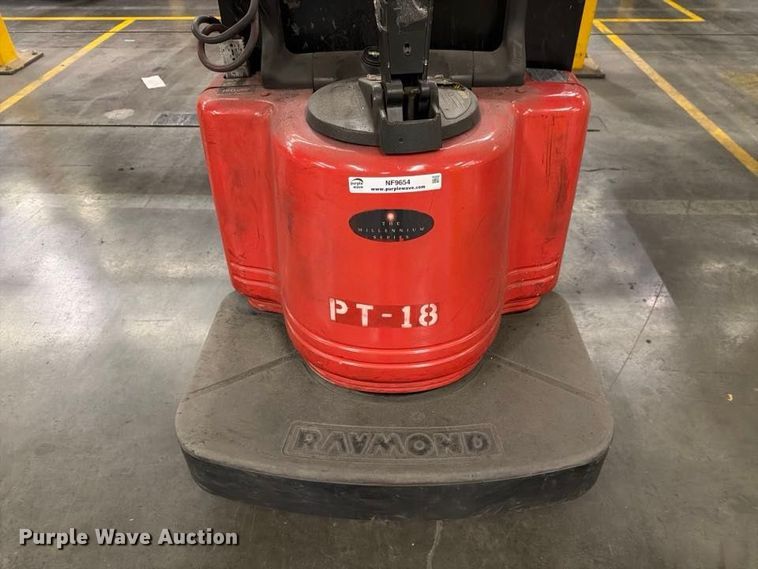 image for item NF9654 2005 Raymond 112TMFRE80L pallet jack