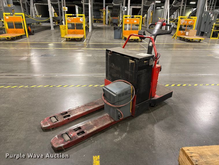 1996 Raymond 112TM-FRE60L pallet jack