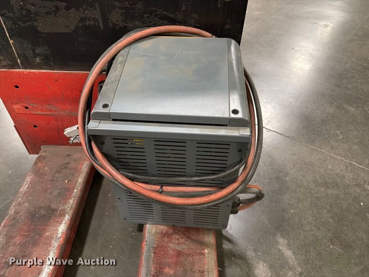 image for item NF9655 1996 Raymond 112TM-FRE60L pallet jack