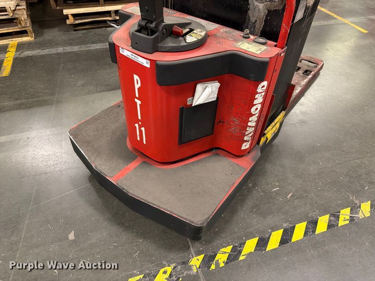 image for item NF9655 1996 Raymond 112TM-FRE60L pallet jack