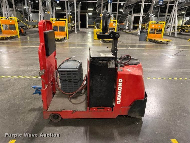 image for item NF9656 2019 Raymond 8610  tow tractor