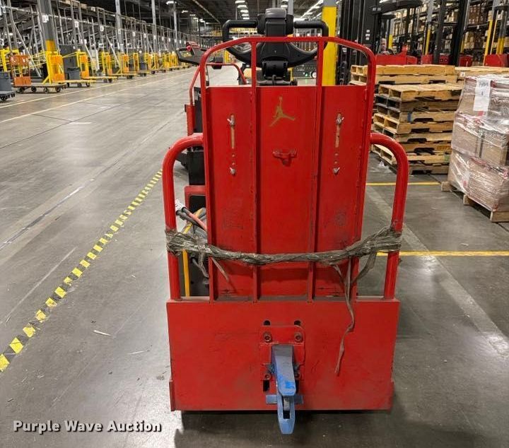 image for item NF9656 2019 Raymond 8610  tow tractor