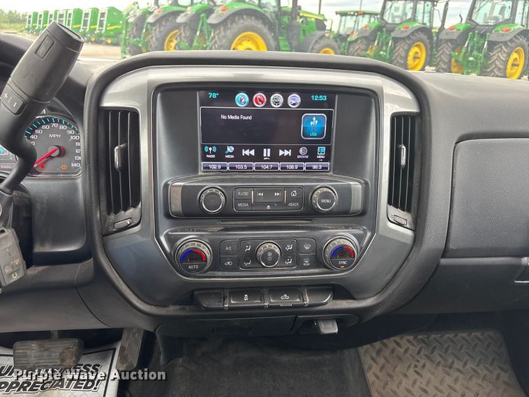 image for item NM9943 2018 Chevrolet Silverado 1500 Ext. Cab pickup truck