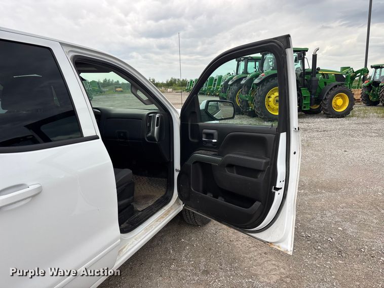 image for item NM9943 2018 Chevrolet Silverado 1500 Ext. Cab pickup truck