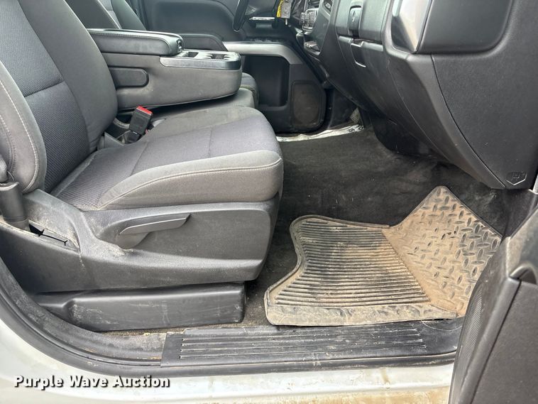image for item NM9943 2018 Chevrolet Silverado 1500 Ext. Cab pickup truck