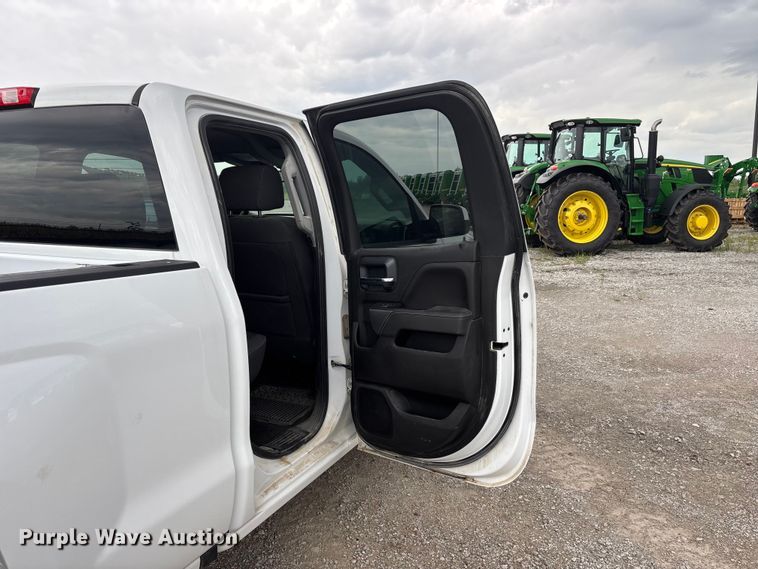 image for item NM9943 2018 Chevrolet Silverado 1500 Ext. Cab pickup truck