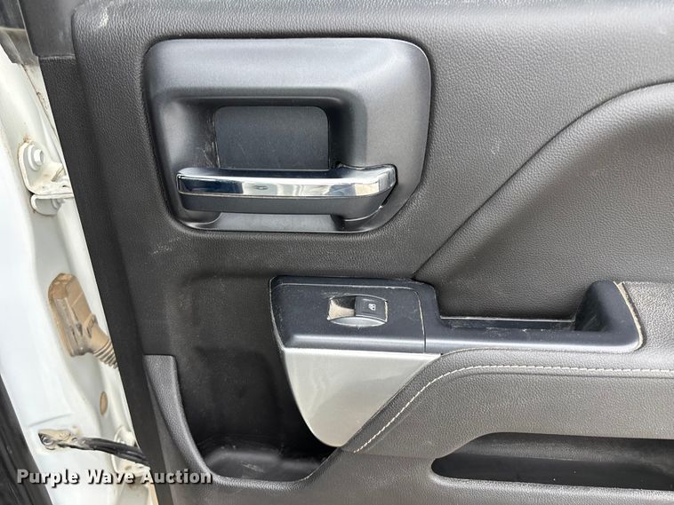 image for item NM9943 2018 Chevrolet Silverado 1500 Ext. Cab pickup truck