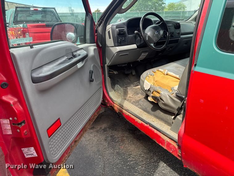 image for item OE9611 2005 Ford F250 Super Duty Ext. Cab pickup truck