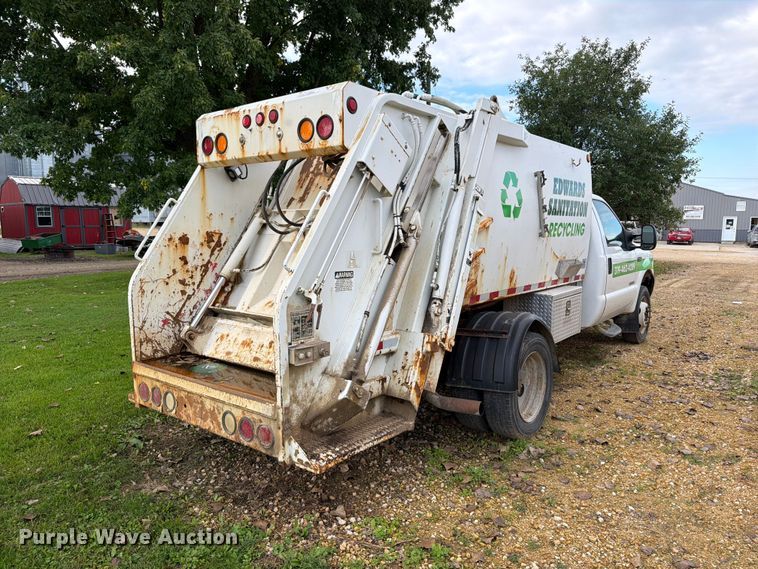 image for item OE9720 2003 Ford F450 Super Duty refuse truck