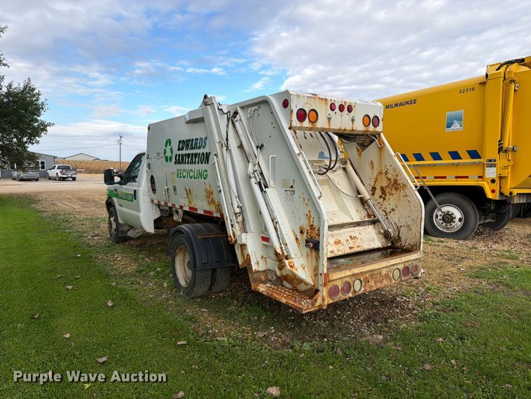 image for item OE9720 2003 Ford F450 Super Duty refuse truck