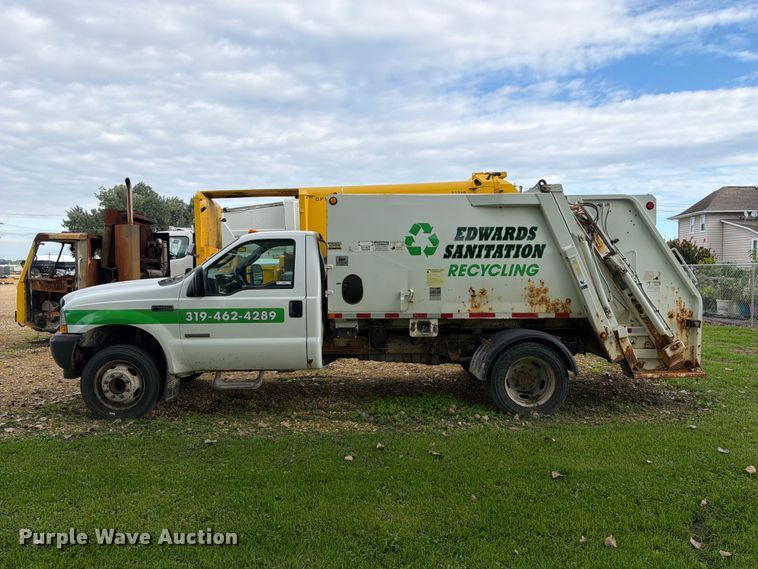 image for item OE9720 2003 Ford F450 Super Duty refuse truck