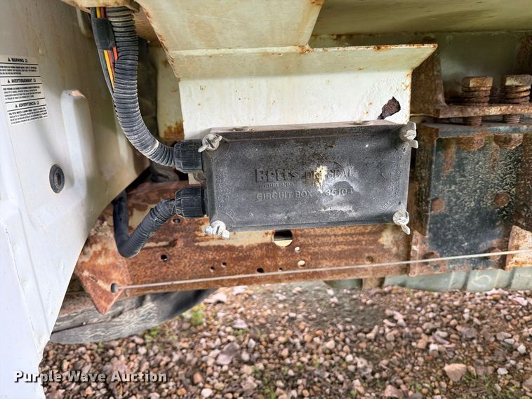 image for item OE9720 2003 Ford F450 Super Duty refuse truck