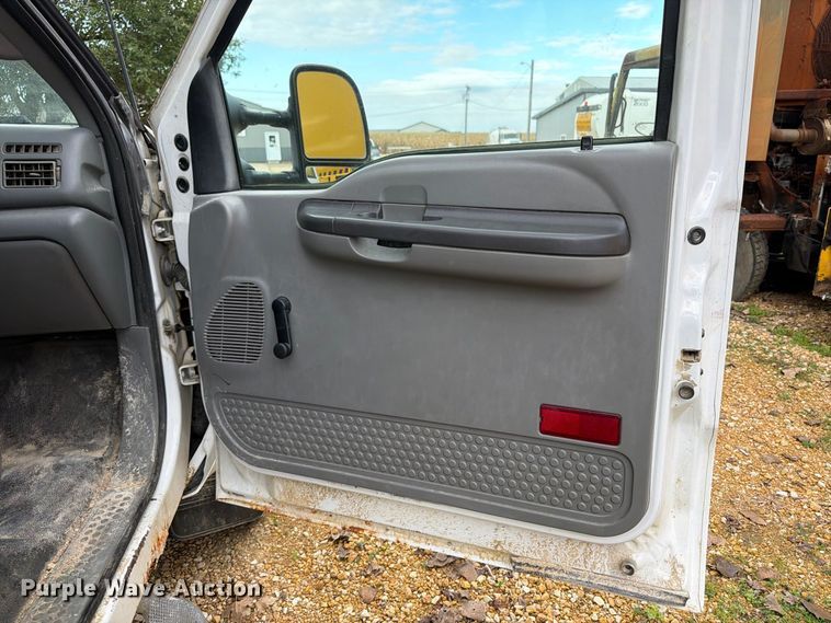 image for item OE9720 2003 Ford F450 Super Duty refuse truck