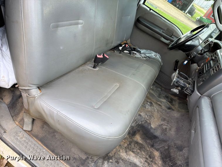 image for item OE9720 2003 Ford F450 Super Duty refuse truck