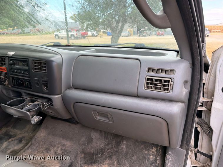image for item OE9720 2003 Ford F450 Super Duty refuse truck
