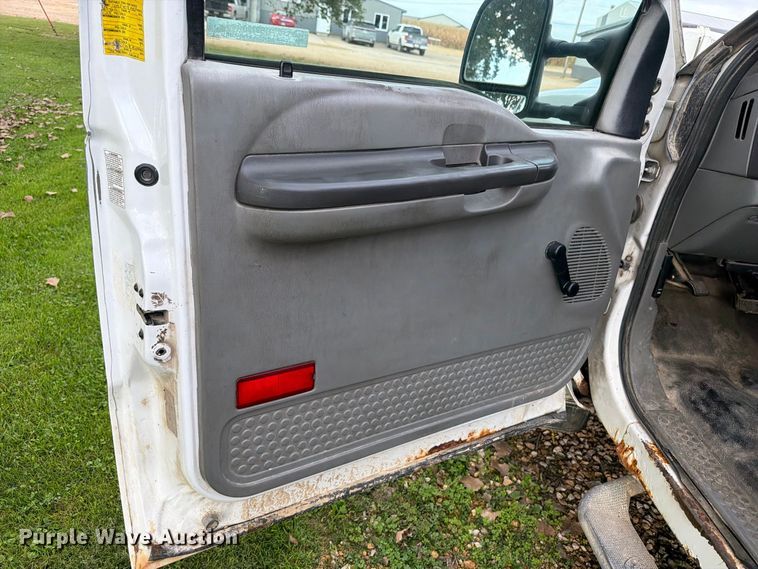 image for item OE9720 2003 Ford F450 Super Duty refuse truck