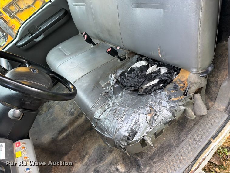 image for item OE9720 2003 Ford F450 Super Duty refuse truck