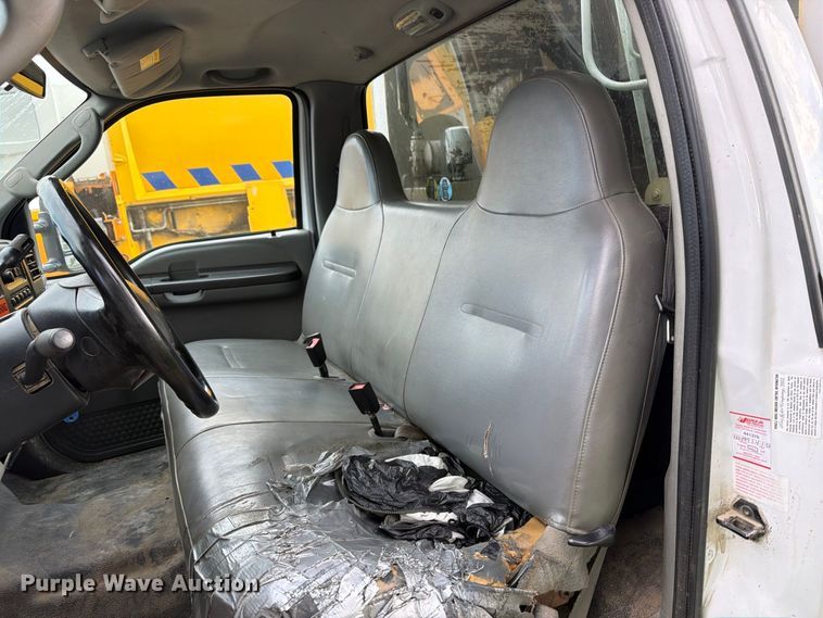 image for item OE9720 2003 Ford F450 Super Duty refuse truck