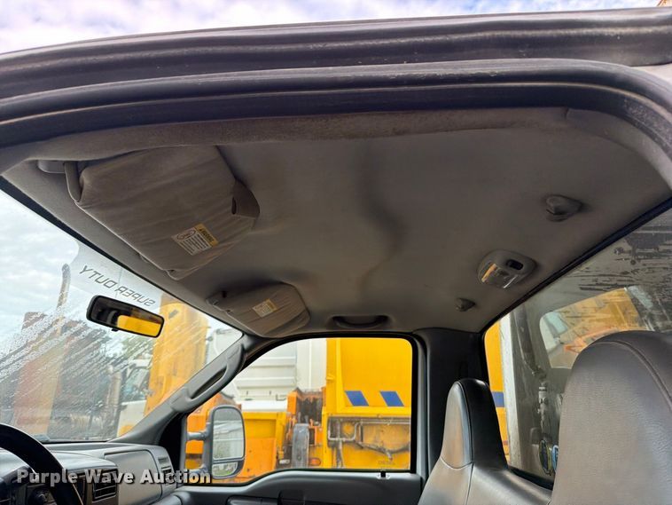 image for item OE9720 2003 Ford F450 Super Duty refuse truck