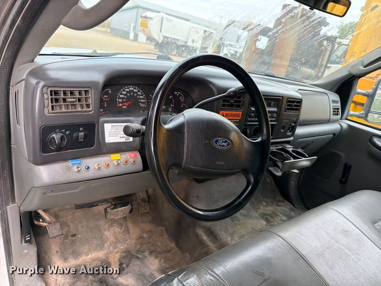 image for item OE9720 2003 Ford F450 Super Duty refuse truck
