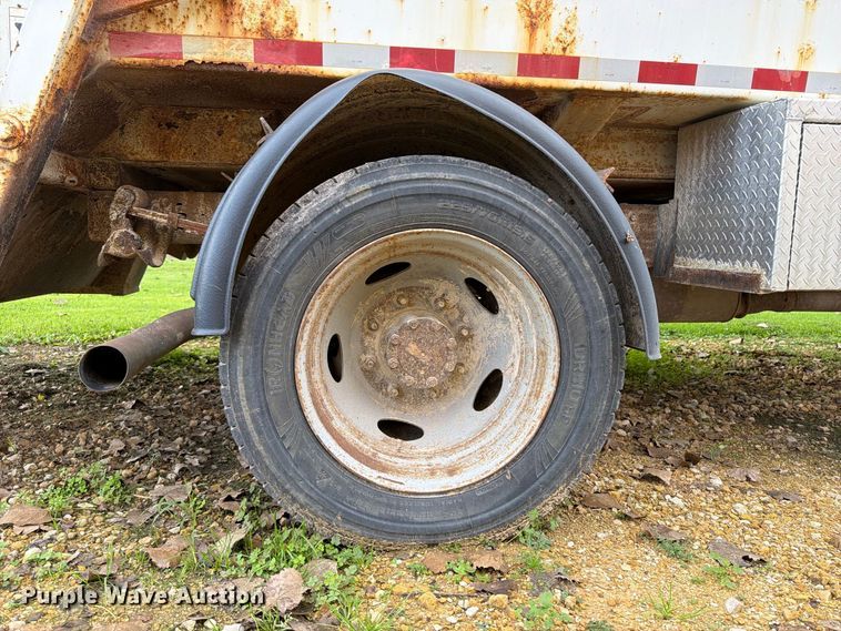 image for item OE9720 2003 Ford F450 Super Duty refuse truck