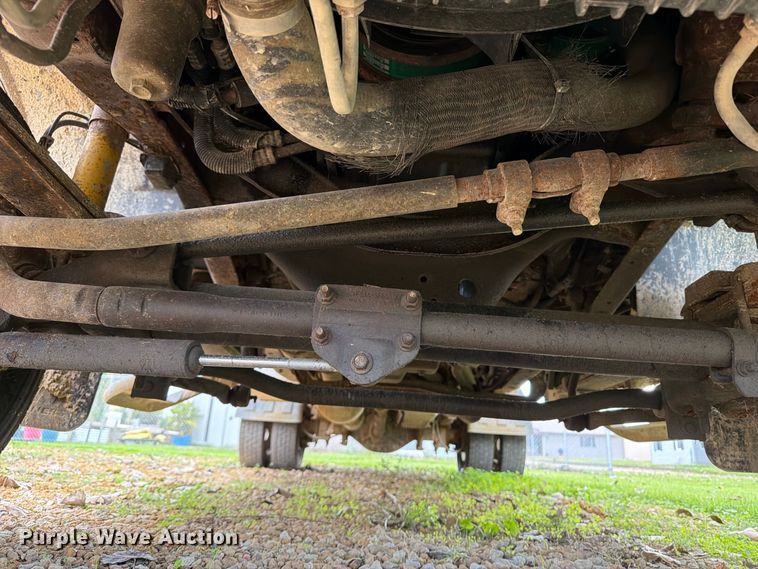 image for item OE9720 2003 Ford F450 Super Duty refuse truck