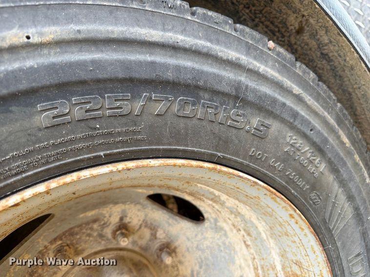 image for item OE9720 2003 Ford F450 Super Duty refuse truck