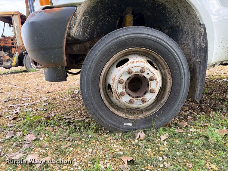 image for item OE9720 2003 Ford F450 Super Duty refuse truck