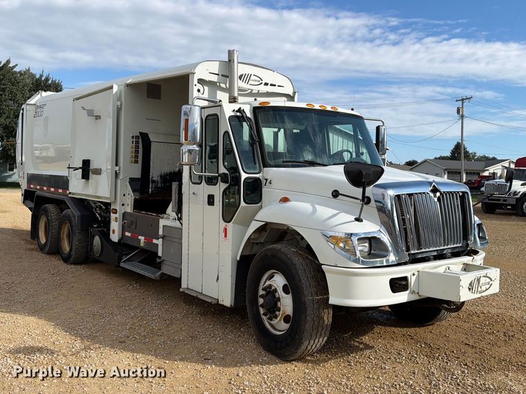 image for item OE9721 2007 International WorkStar 7400 refuse truck