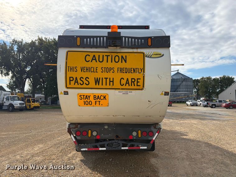 image for item OE9721 2007 International WorkStar 7400 refuse truck