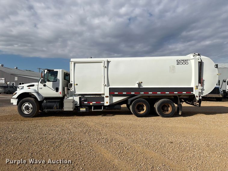 image for item OE9721 2007 International WorkStar 7400 refuse truck