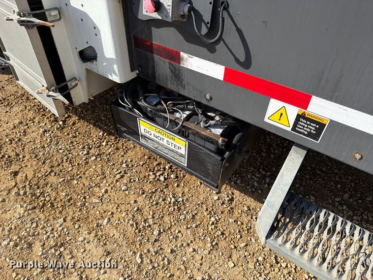 image for item OE9721 2007 International WorkStar 7400 refuse truck