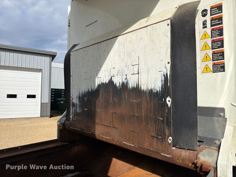 image for item OE9721 2007 International WorkStar 7400 refuse truck
