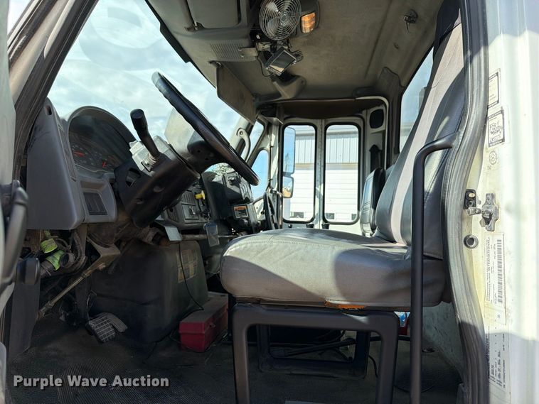 image for item OE9721 2007 International WorkStar 7400 refuse truck