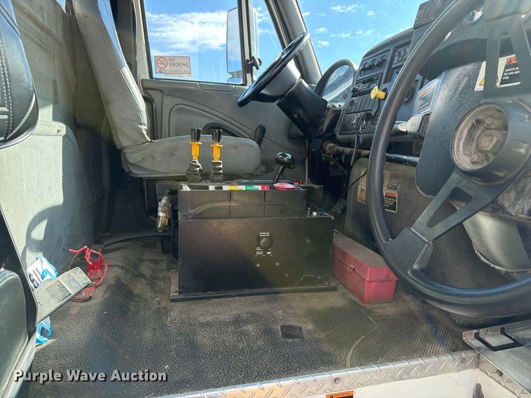 image for item OE9721 2007 International WorkStar 7400 refuse truck