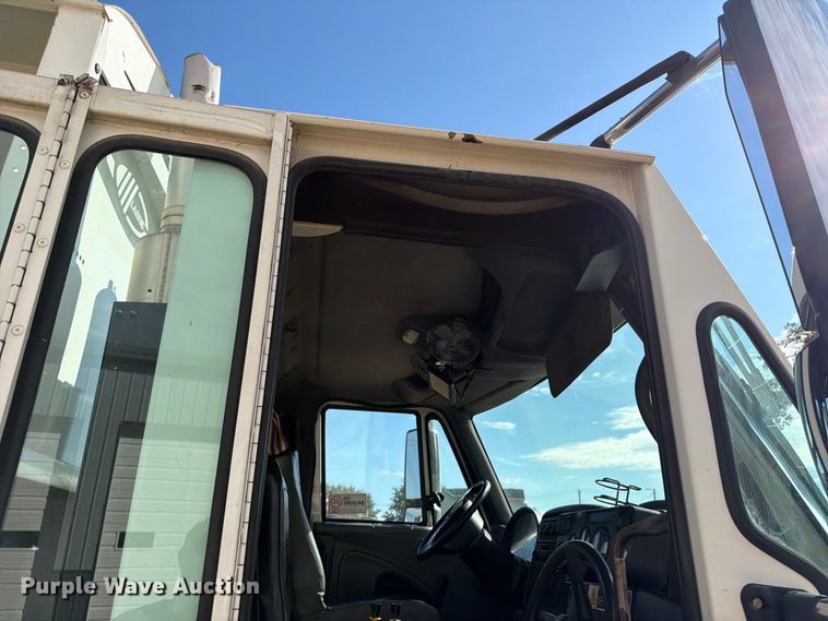 image for item OE9721 2007 International WorkStar 7400 refuse truck