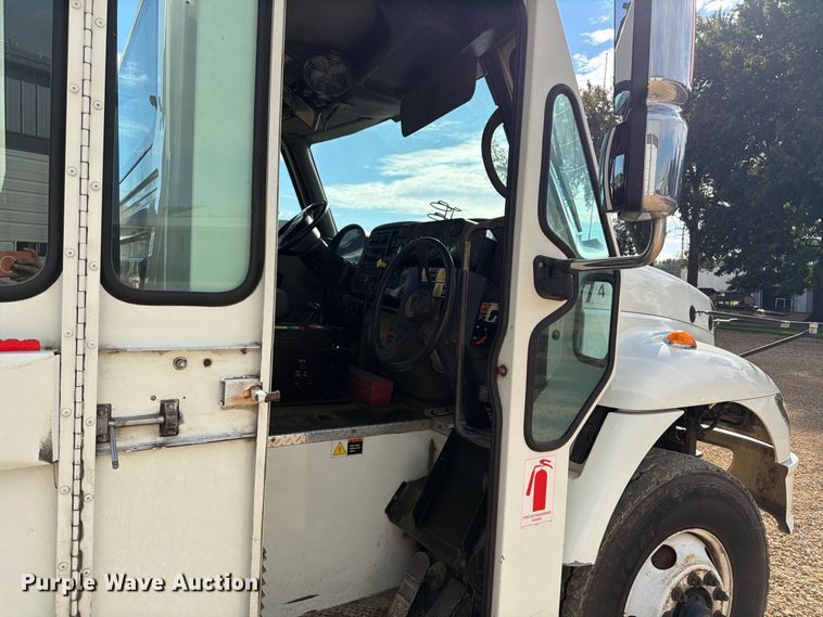 image for item OE9721 2007 International WorkStar 7400 refuse truck