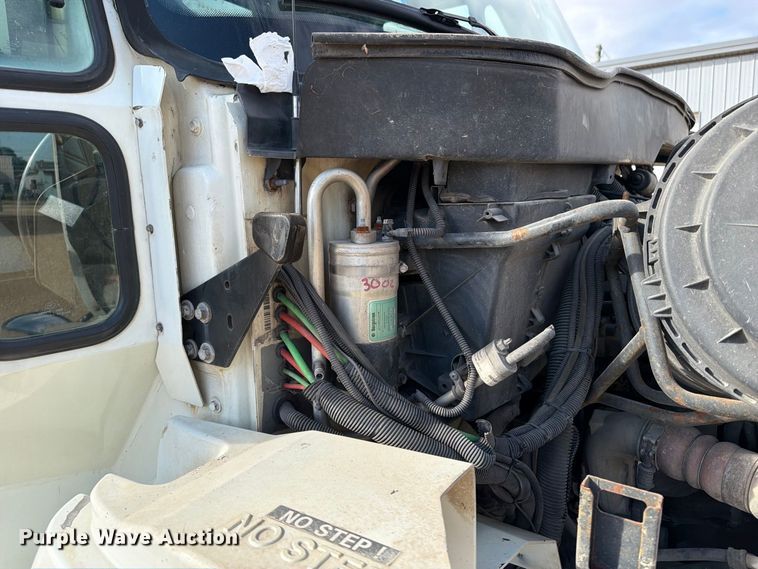 image for item OE9721 2007 International WorkStar 7400 refuse truck