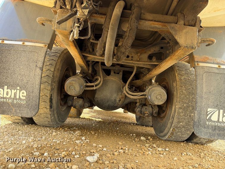 image for item OE9721 2007 International WorkStar 7400 refuse truck