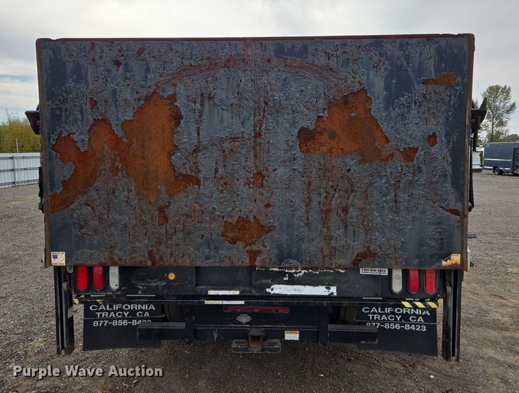 image for item YA1004 2015 Ford F450 Super Duty flatbed truck