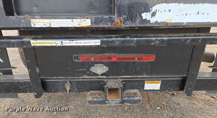 image for item YA1004 2015 Ford F450 Super Duty flatbed truck