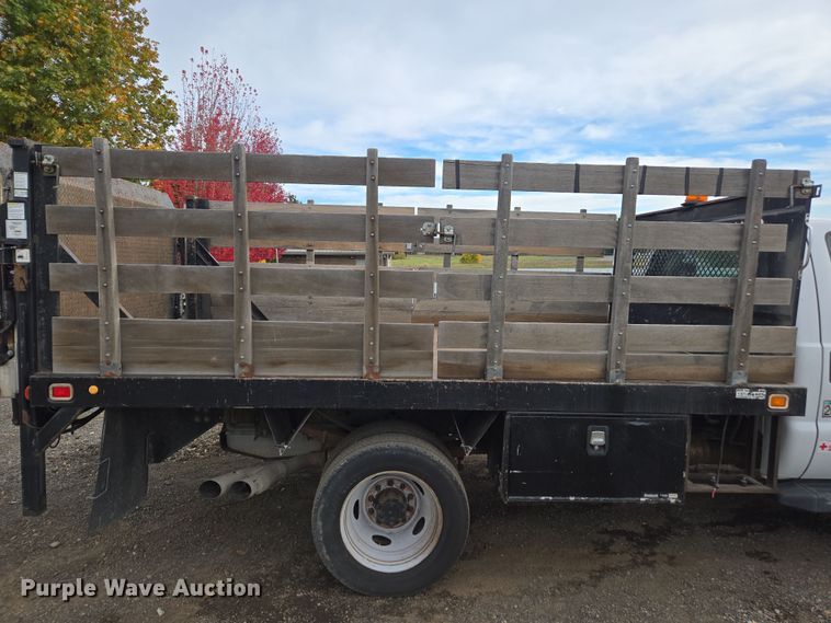 image for item YA1004 2015 Ford F450 Super Duty flatbed truck